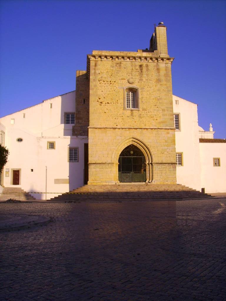 Faro Iglesia Ciudade Vielha